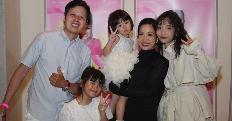 Mỹ Linh cùng ông xã Anh Quân, con gái Mỹ Anh mở màn tour châu Á tại Nhật Bản